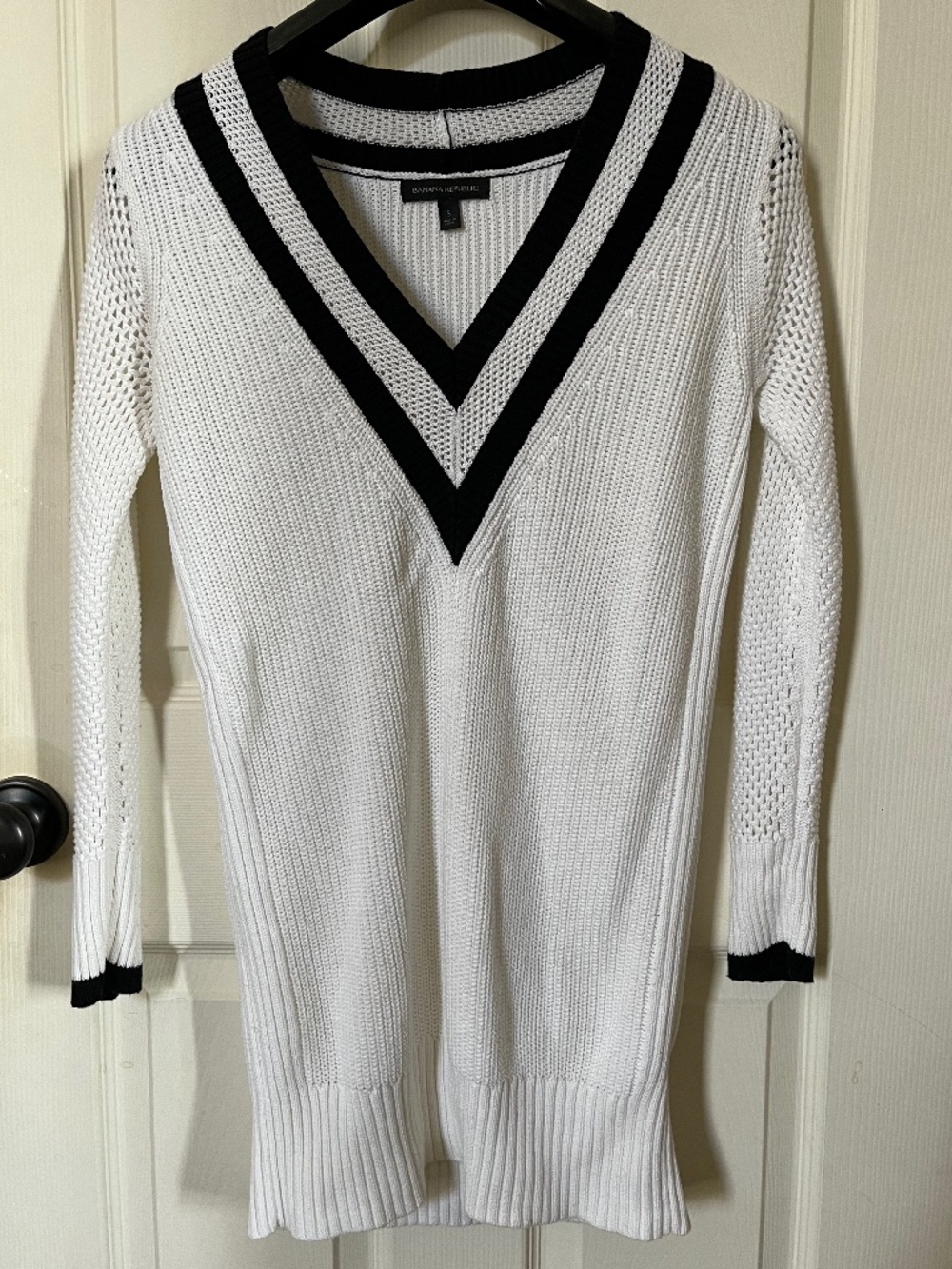 Banana Republic Size S White Black V-Neck Tennis Cricket Open Knit Tunic Sweater